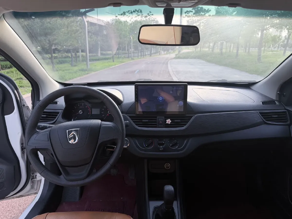 2020 BaoJun 310 1.2L 80HP L4 5MT,autocango,china used car exporter,china ev exporter,chinese used car exporter,chinese used ev exporter