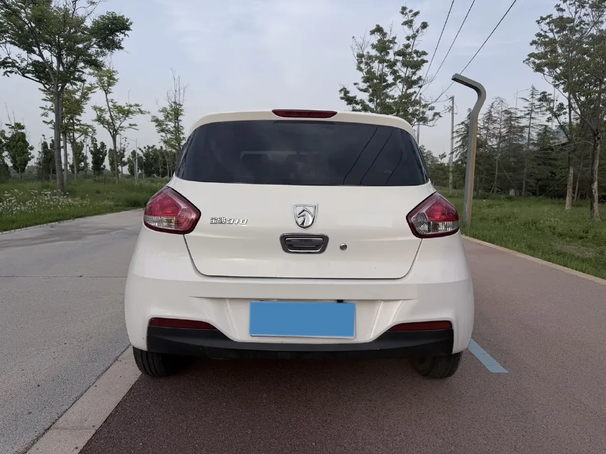 2020 BaoJun 310 1.2L 80HP L4 5MT,autocango,china used car exporter,china ev exporter,chinese used car exporter,chinese used ev exporter