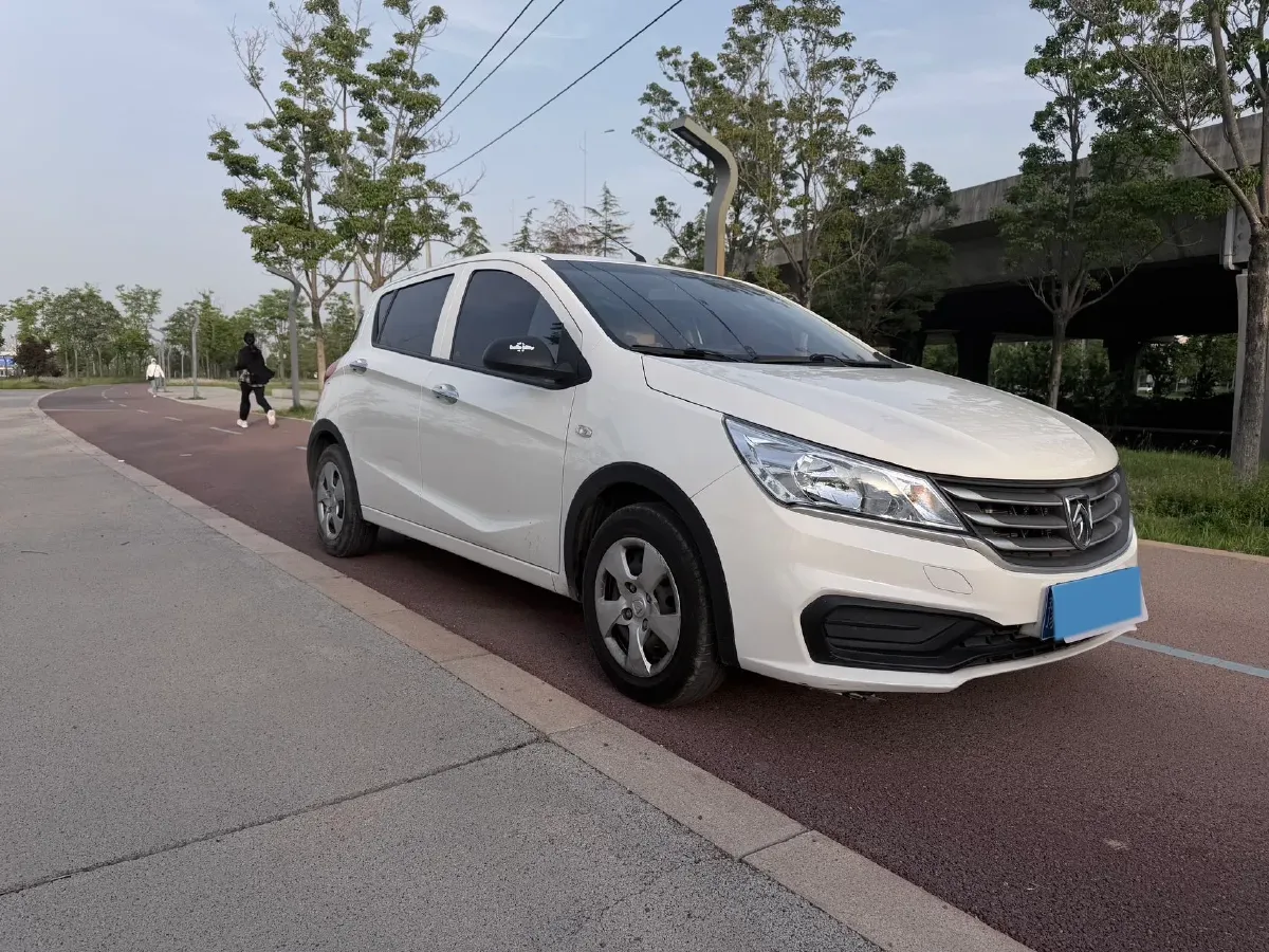 2020 BaoJun 310 1.2L 80HP L4 5MT,autocango,china used car exporter,china ev exporter,chinese used car exporter,chinese used ev exporter