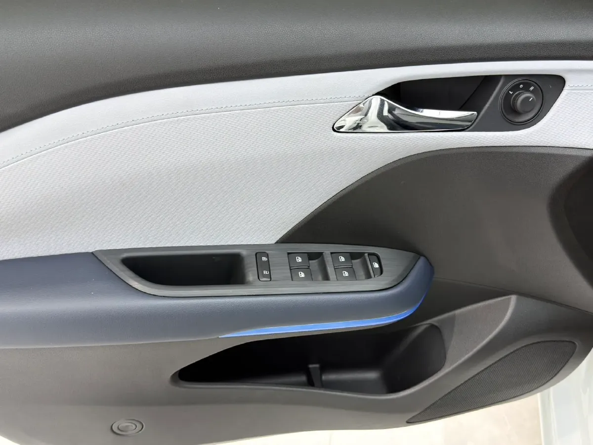 2023 Chevrolet Monza 1.5L 113HP L4 6DCT,autocango,china used car exporter,china ev exporter,chinese used car exporter,chinese used ev exporter