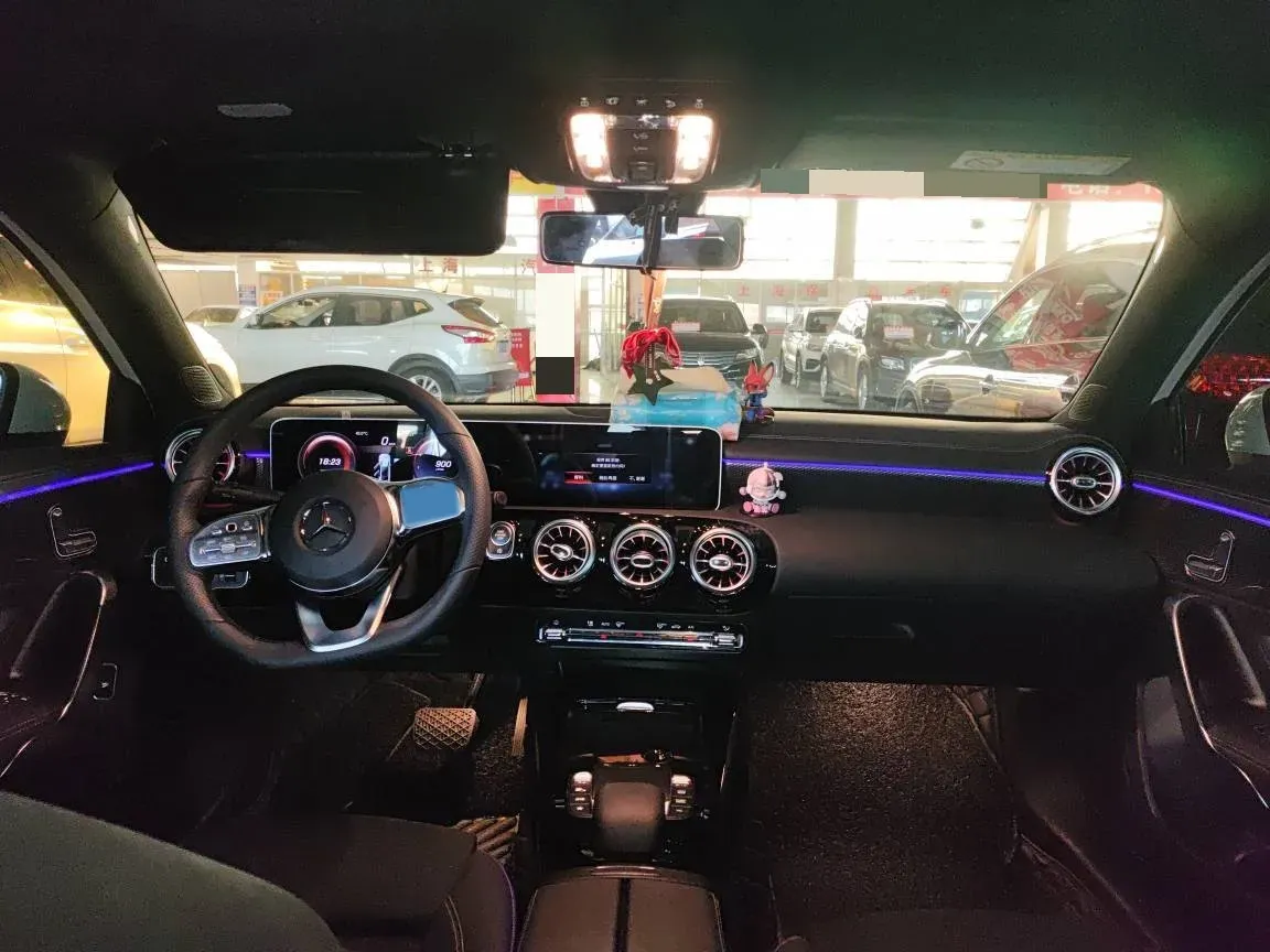 2020 Mercedes-Benz A Class 1.3T 163HP L4 7DCT,autocango,china used car exporter,china ev exporter,chinese used car exporter,chinese used ev exporter