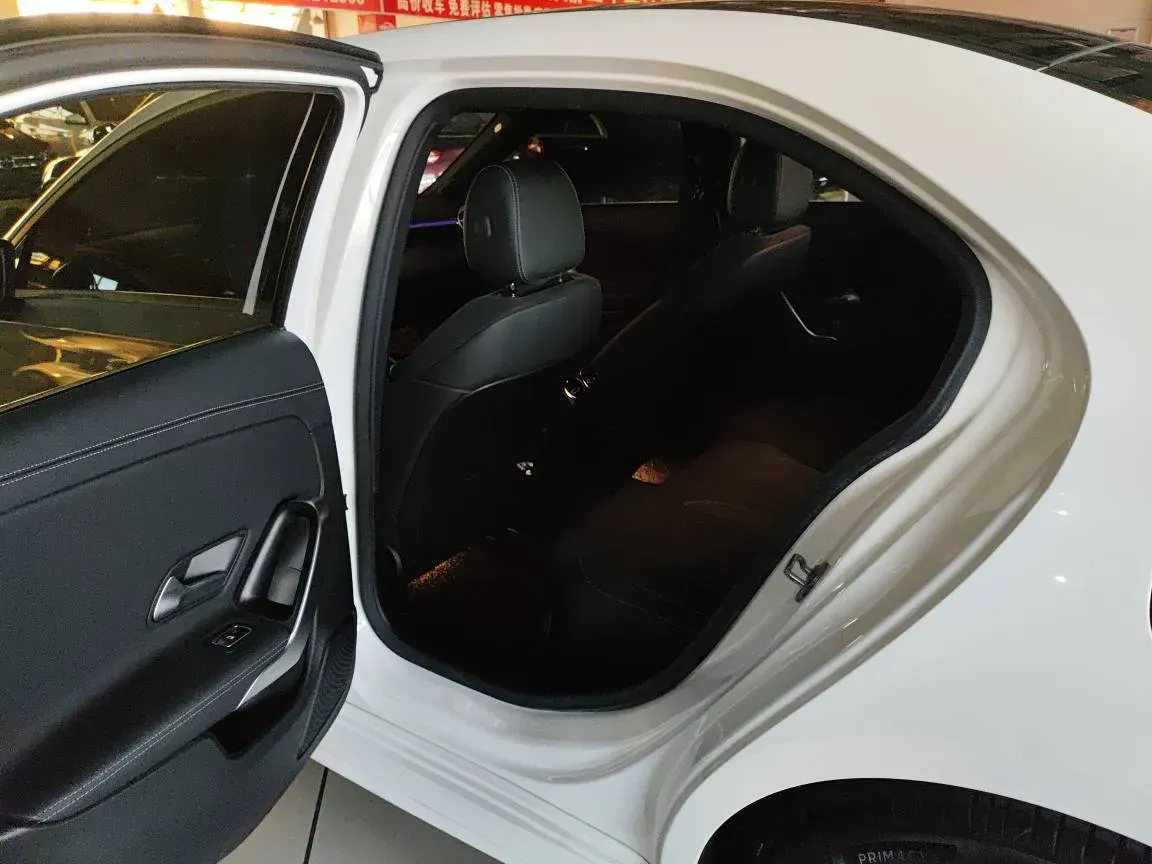 2020 Mercedes-Benz A Class 1.3T 163HP L4 7DCT,autocango,china used car exporter,china ev exporter,chinese used car exporter,chinese used ev exporter