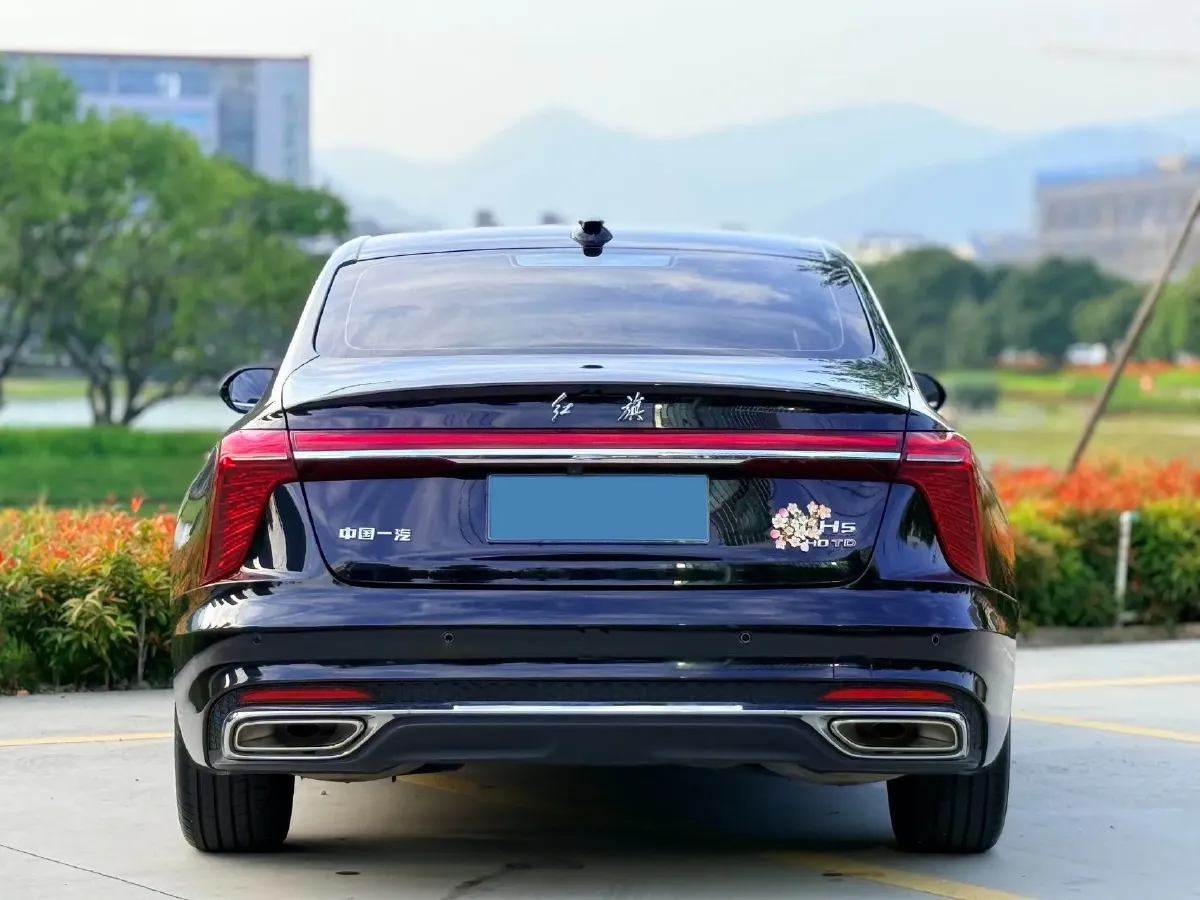 2024 HongQi H5 1.5T 169HP L4 1DHT Hybrid,autocango,china used car exporter,china ev exporter,chinese used car exporter,chinese used ev exporter