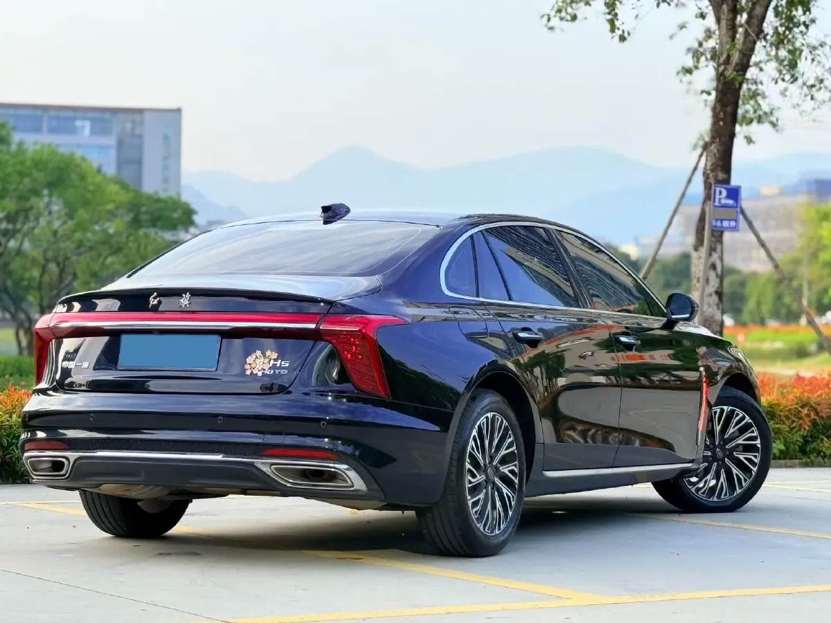2024 HongQi H5 1.5T 169HP L4 1DHT Hybrid,autocango,china used car exporter,china ev exporter,chinese used car exporter,chinese used ev exporter