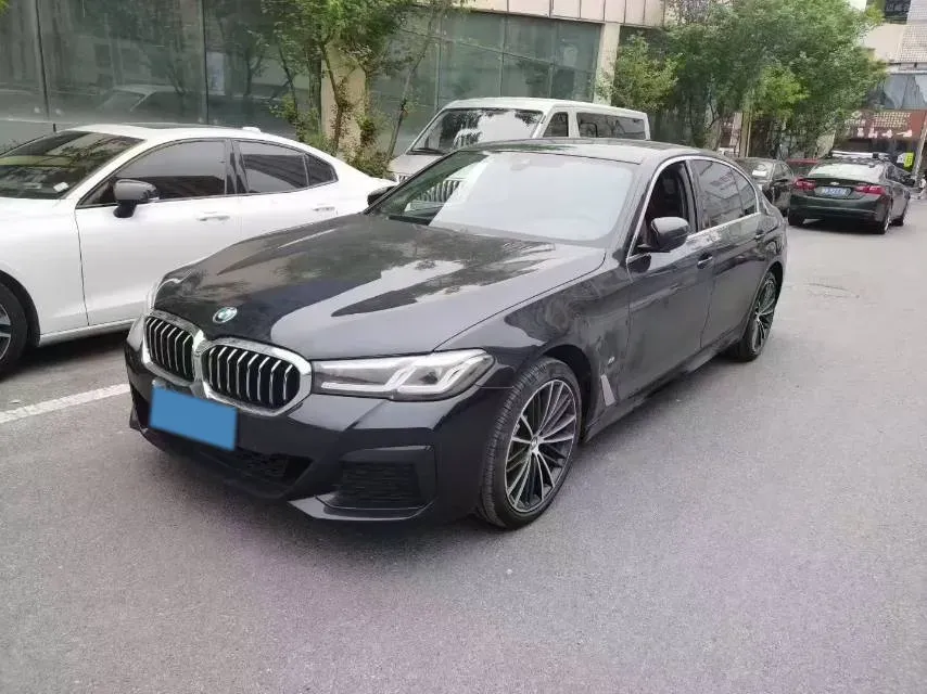 2022 BMW 5 Series 2.0T 252HP L4 8AT,autocango,china used car exporter,china ev exporter,chinese used car exporter,chinese used ev exporter