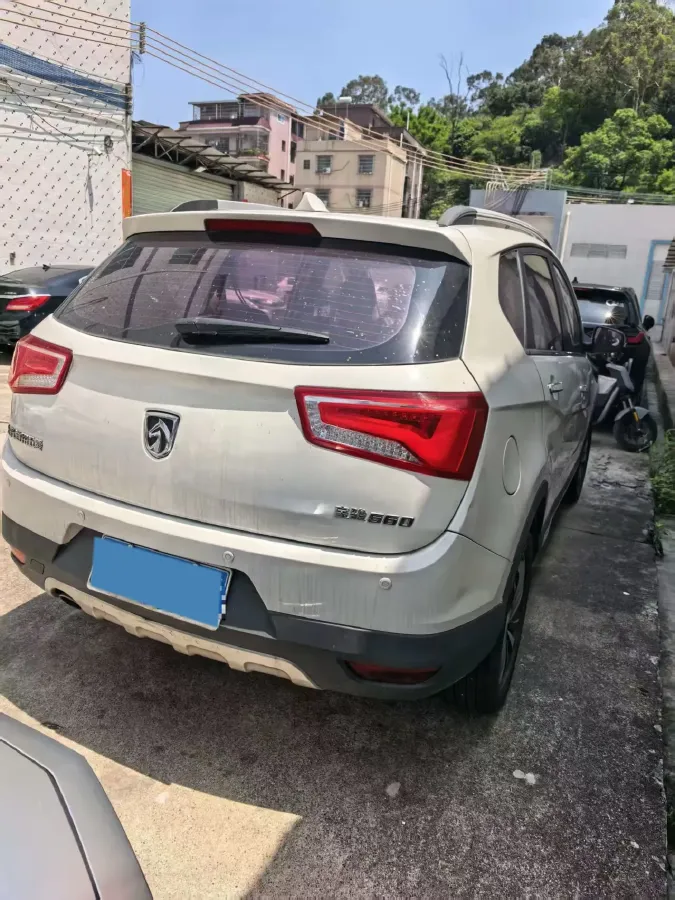 2016 BaoJun 560 1.5T 150HP L4 6MT,autocango,china used car exporter,china ev exporter,chinese used car exporter,chinese used ev exporter