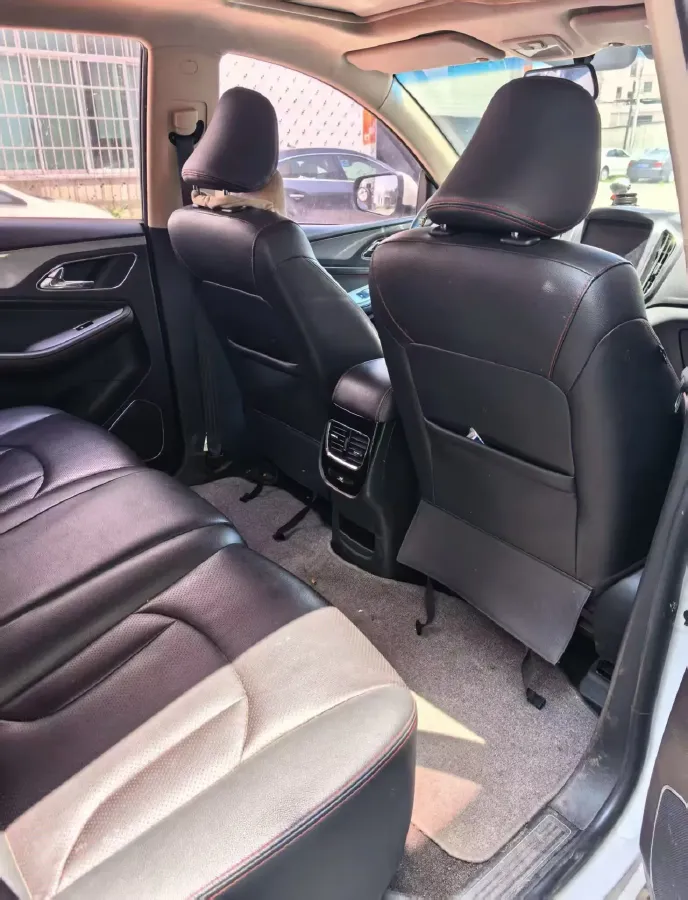 2016 BaoJun 560 1.5T 150HP L4 6MT,autocango,china used car exporter,china ev exporter,chinese used car exporter,chinese used ev exporter