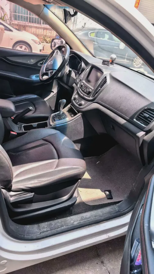 2016 BaoJun 560 1.5T 150HP L4 6MT,autocango,china used car exporter,china ev exporter,chinese used car exporter,chinese used ev exporter