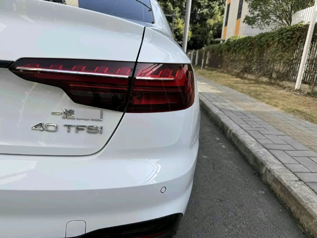 2023 Audi A4L 2.0T 190HP L4 7DCT,autocango,china used car exporter,china ev exporter,chinese used car exporter,chinese used ev exporter
