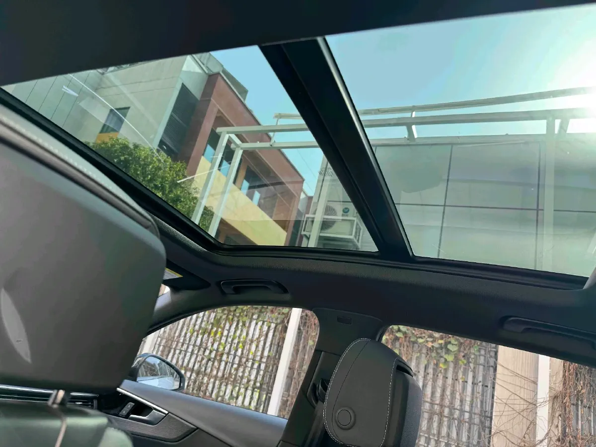 2023 Audi A4L 2.0T 190HP L4 7DCT,autocango,china used car exporter,china ev exporter,chinese used car exporter,chinese used ev exporter