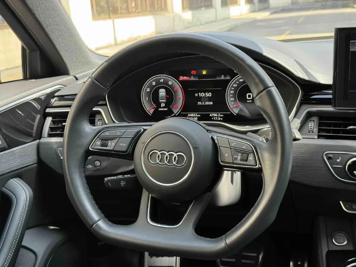 2023 Audi A4L 2.0T 190HP L4 7DCT,autocango,china used car exporter,china ev exporter,chinese used car exporter,chinese used ev exporter