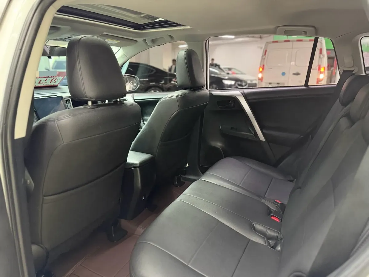 2016 Toyota RAV4 2.0L 151HP L4 CVT,autocango,china used car exporter,china ev exporter,chinese used car exporter,chinese used ev exporter