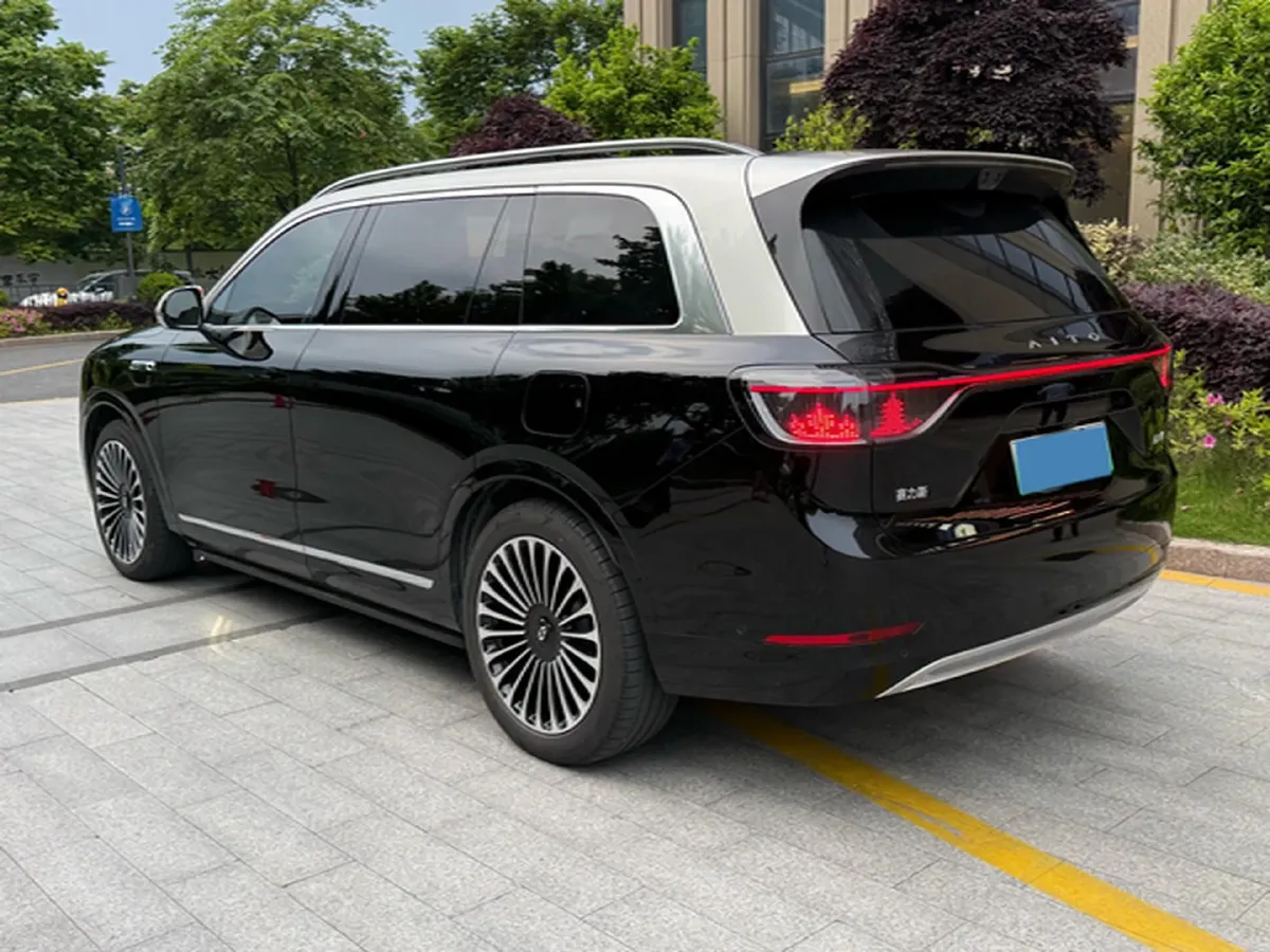2025 AITO AITO M9 REEV 160HP REEV 52KWH,autocango,china used car exporter,china ev exporter,chinese used car exporter,chinese used ev exporter