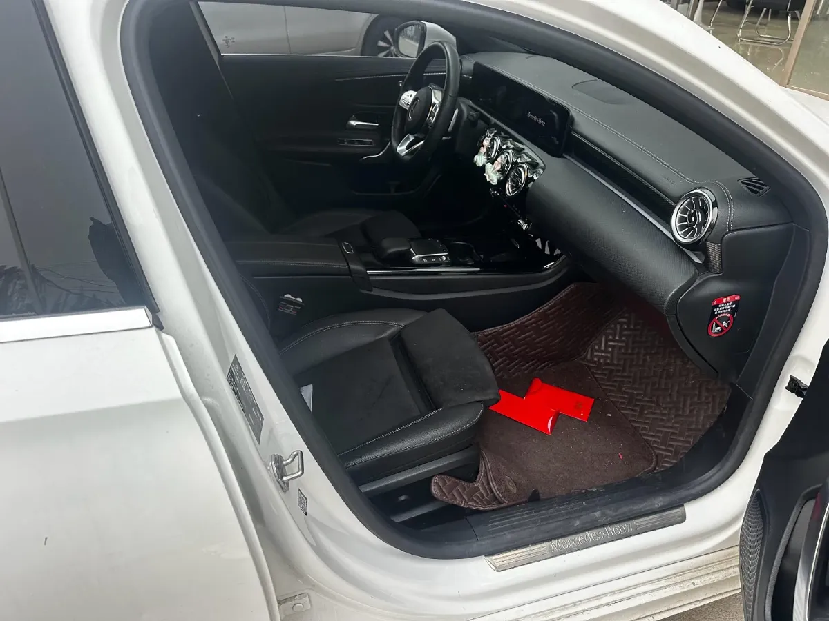 2021 Mercedes-Benz A Class 1.3T 163HP L4 7DCT,autocango,china used car exporter,china ev exporter,chinese used car exporter,chinese used ev exporter