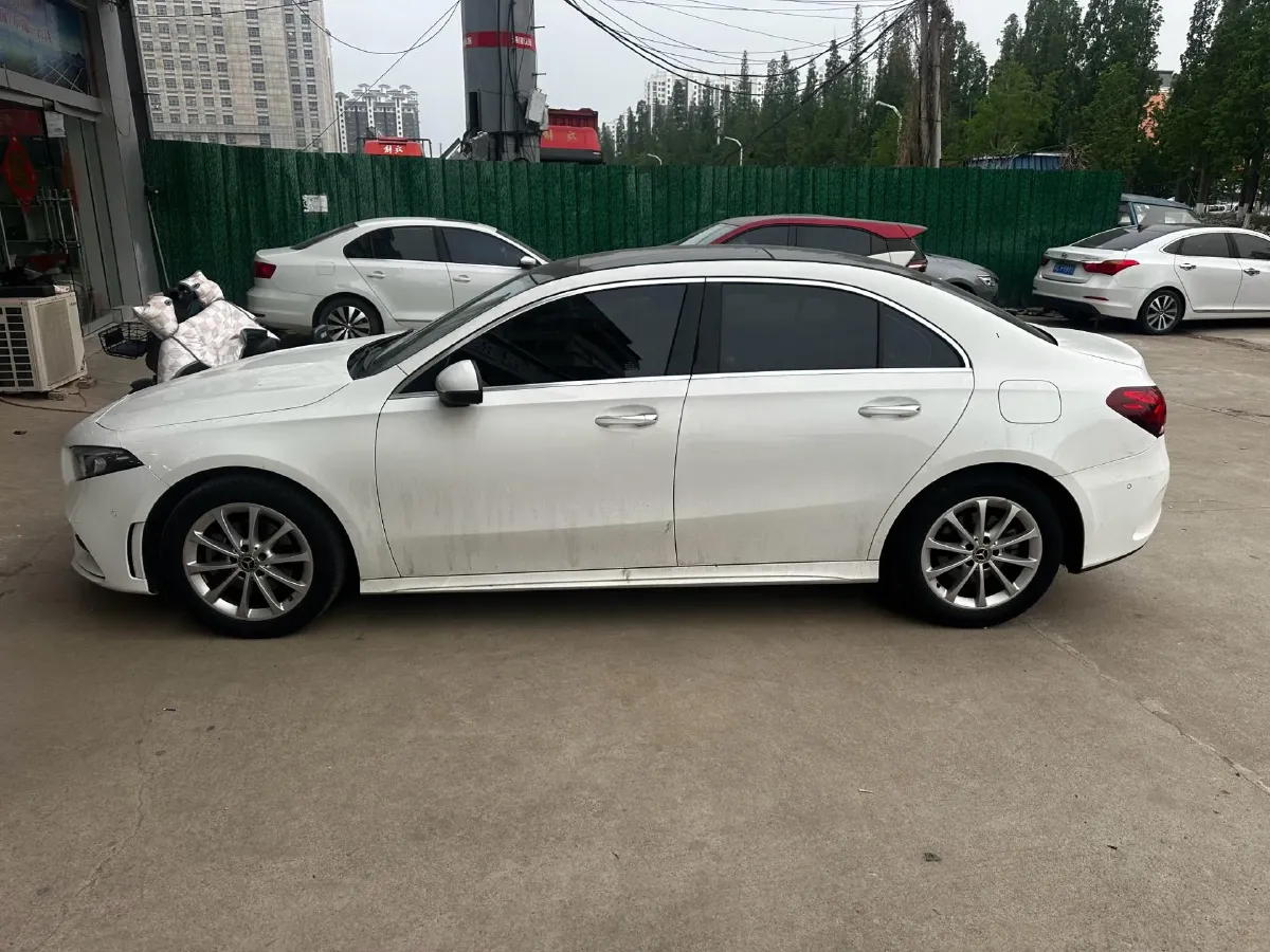 2021 Mercedes-Benz A Class 1.3T 163HP L4 7DCT,autocango,china used car exporter,china ev exporter,chinese used car exporter,chinese used ev exporter
