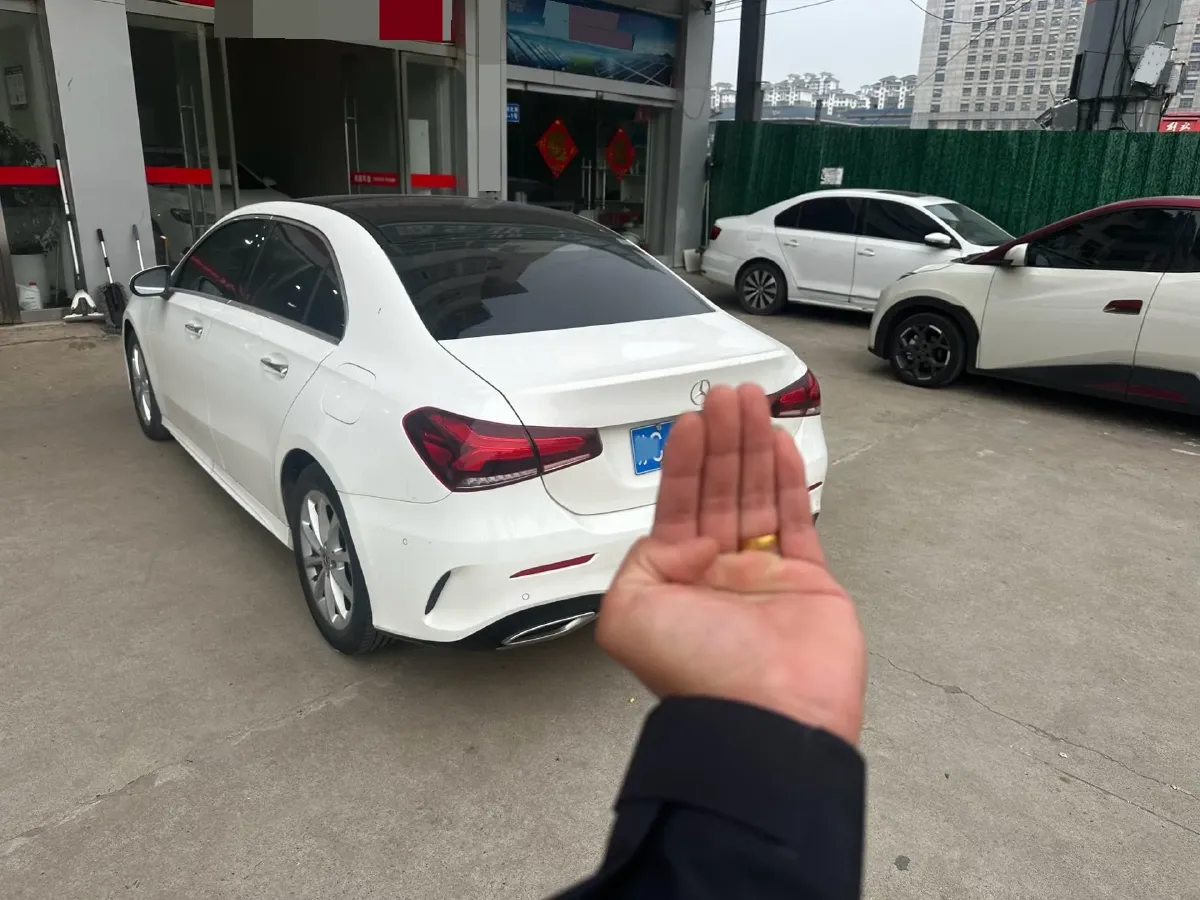 2021 Mercedes-Benz A Class 1.3T 163HP L4 7DCT,autocango,china used car exporter,china ev exporter,chinese used car exporter,chinese used ev exporter