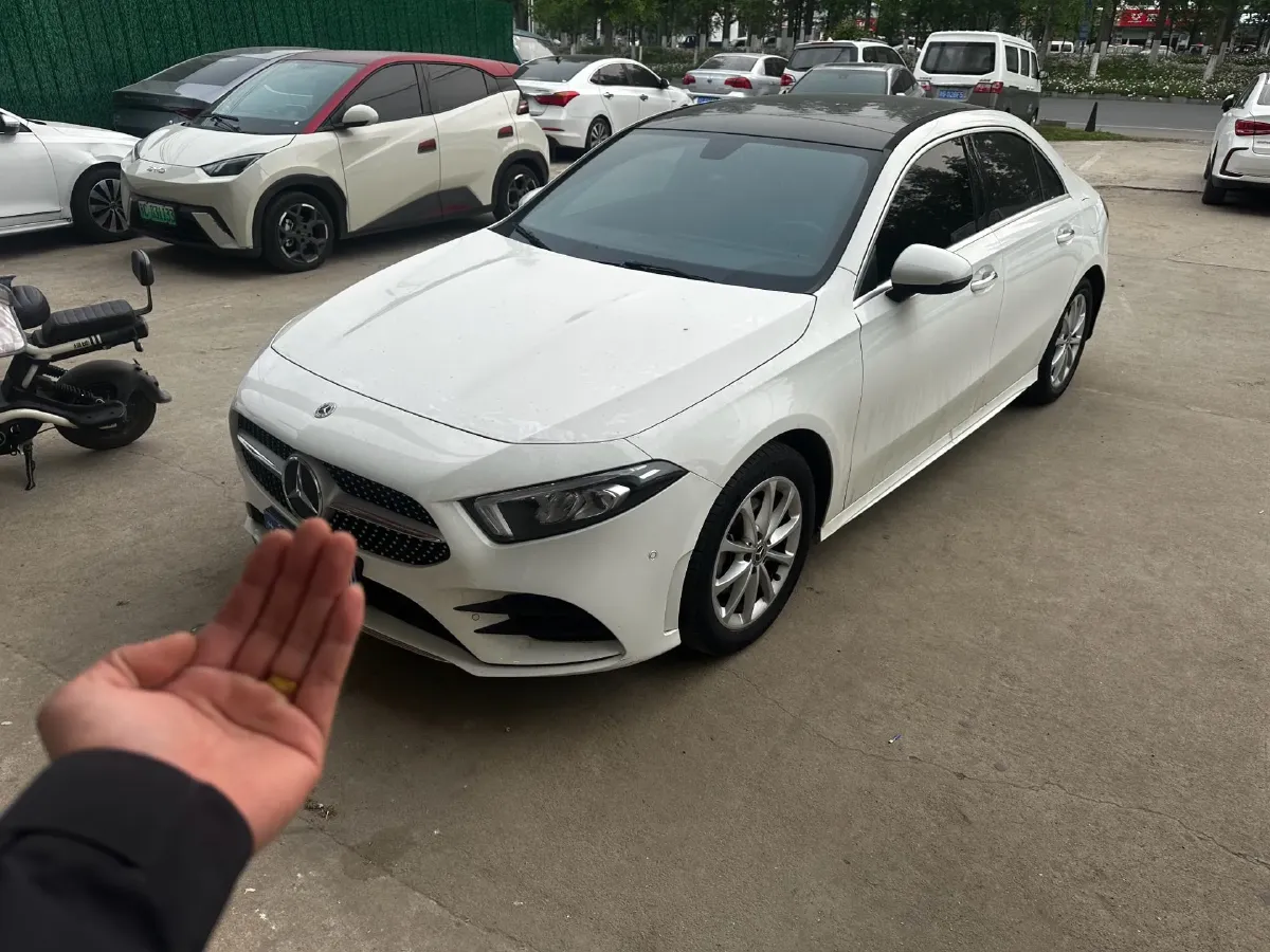 2021 Mercedes-Benz A Class 1.3T 163HP L4 7DCT,autocango,china used car exporter,china ev exporter,chinese used car exporter,chinese used ev exporter