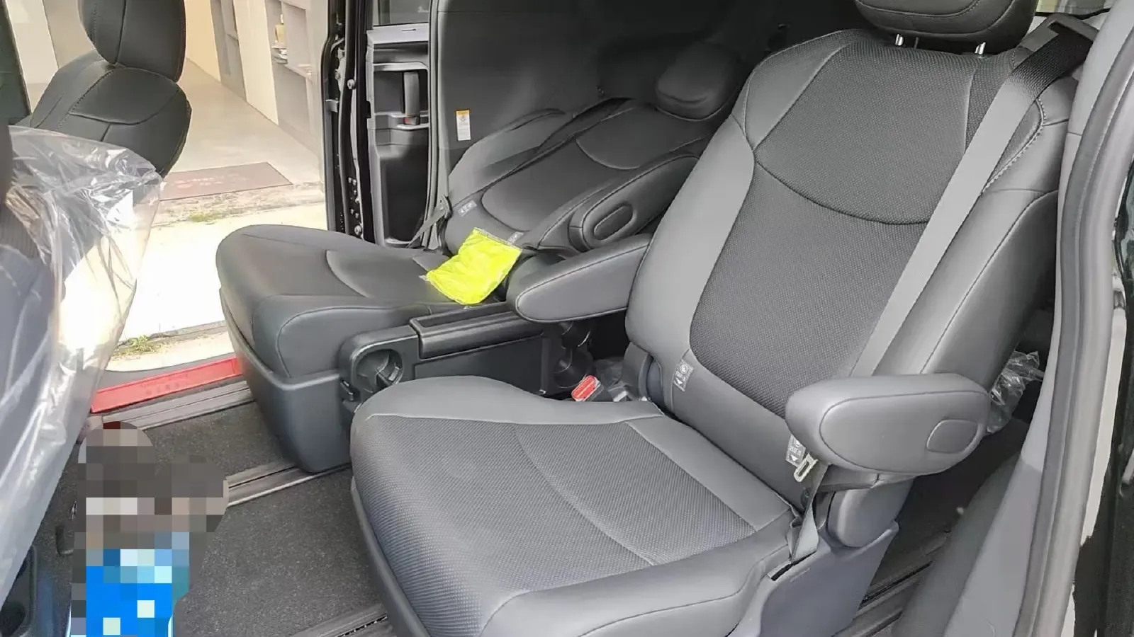 2024 Toyota Sienna 2.5L 189HP L4 E-CVT Hybrid,autocango,china used car exporter,china ev exporter,chinese used car exporter,chinese used ev exporter