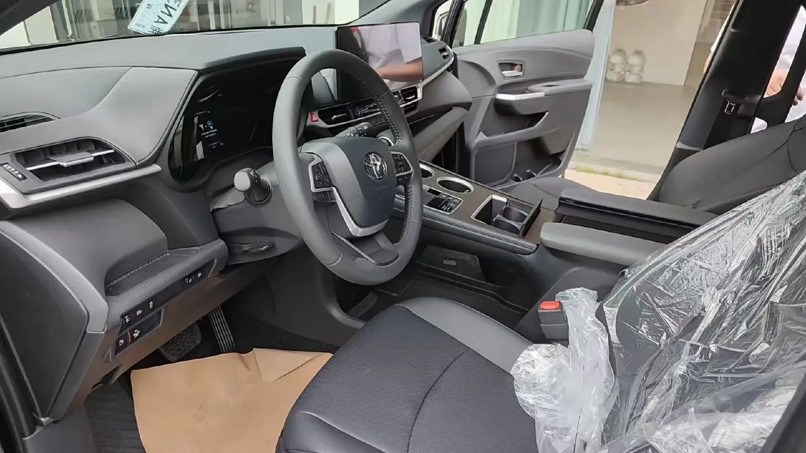 2024 Toyota Sienna 2.5L 189HP L4 E-CVT Hybrid,autocango,china used car exporter,china ev exporter,chinese used car exporter,chinese used ev exporter