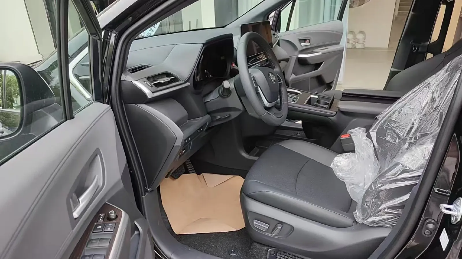 2024 Toyota Sienna 2.5L 189HP L4 E-CVT Hybrid,autocango,china used car exporter,china ev exporter,chinese used car exporter,chinese used ev exporter