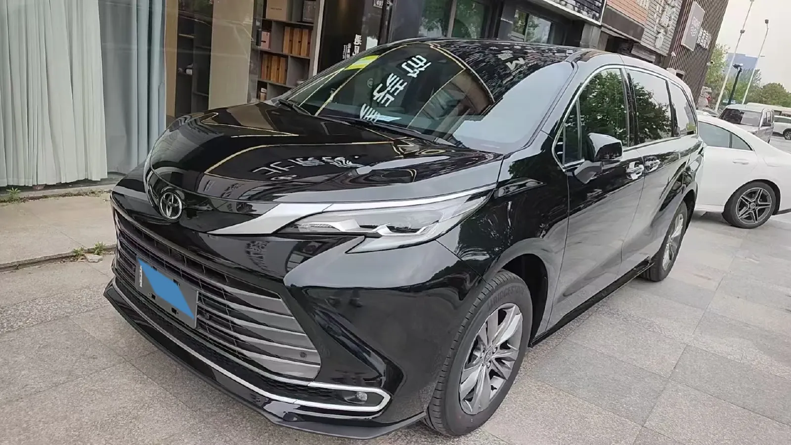 2024 Toyota Sienna 2.5L 189HP L4 E-CVT Hybrid,autocango,china used car exporter,china ev exporter,chinese used car exporter,chinese used ev exporter