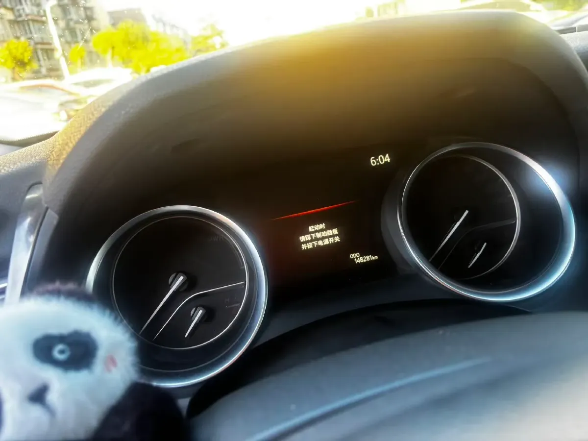 2019 Toyota Camry 2.5L 178HP L4 E-CVT Hybrid,autocango,china used car exporter,china ev exporter,chinese used car exporter,chinese used ev exporter