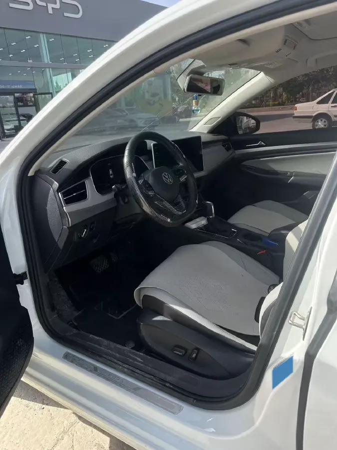 2024 Volkswagen Bora 1.5T 160HP L4 7DCT,autocango,china used car exporter,china ev exporter,chinese used car exporter,chinese used ev exporter