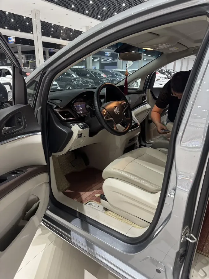2023 Buick GL8 2.0T 237HP L4 9AT,autocango,china used car exporter,china ev exporter,chinese used car exporter,chinese used ev exporter