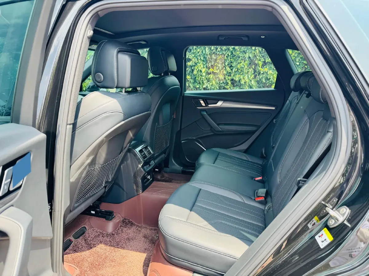 2024 Audi Q5L 2.0T 245HP L4 7DCT,autocango,china used car exporter,china ev exporter,chinese used car exporter,chinese used ev exporter