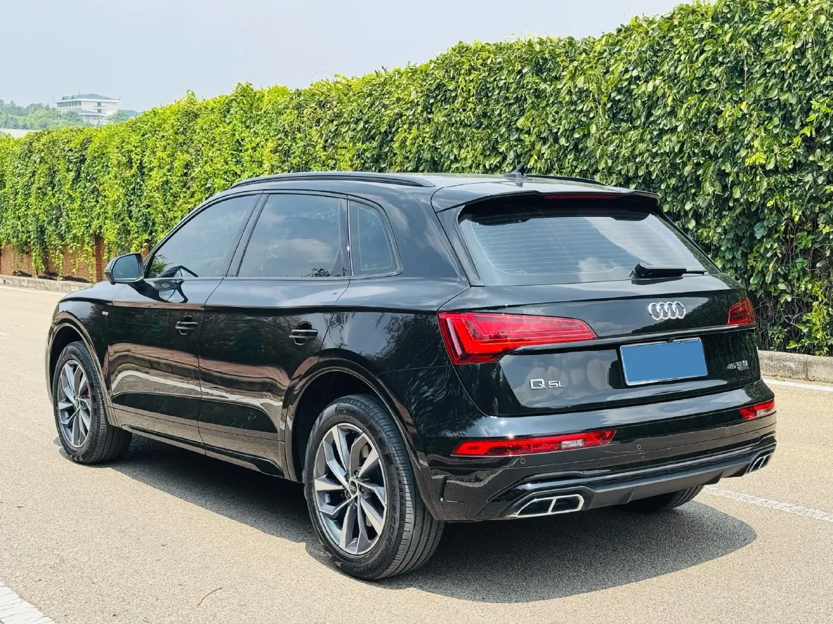 2024 Audi Q5L 2.0T 245HP L4 7DCT,autocango,china used car exporter,china ev exporter,chinese used car exporter,chinese used ev exporter