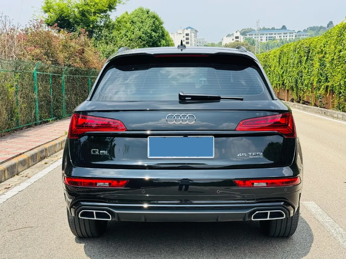 2024 Audi Q5L 2.0T 245HP L4 7DCT,autocango,china used car exporter,china ev exporter,chinese used car exporter,chinese used ev exporter