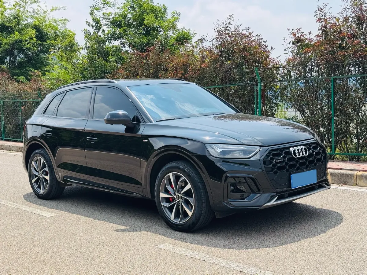 2024 Audi Q5L 2.0T 245HP L4 7DCT,autocango,china used car exporter,china ev exporter,chinese used car exporter,chinese used ev exporter