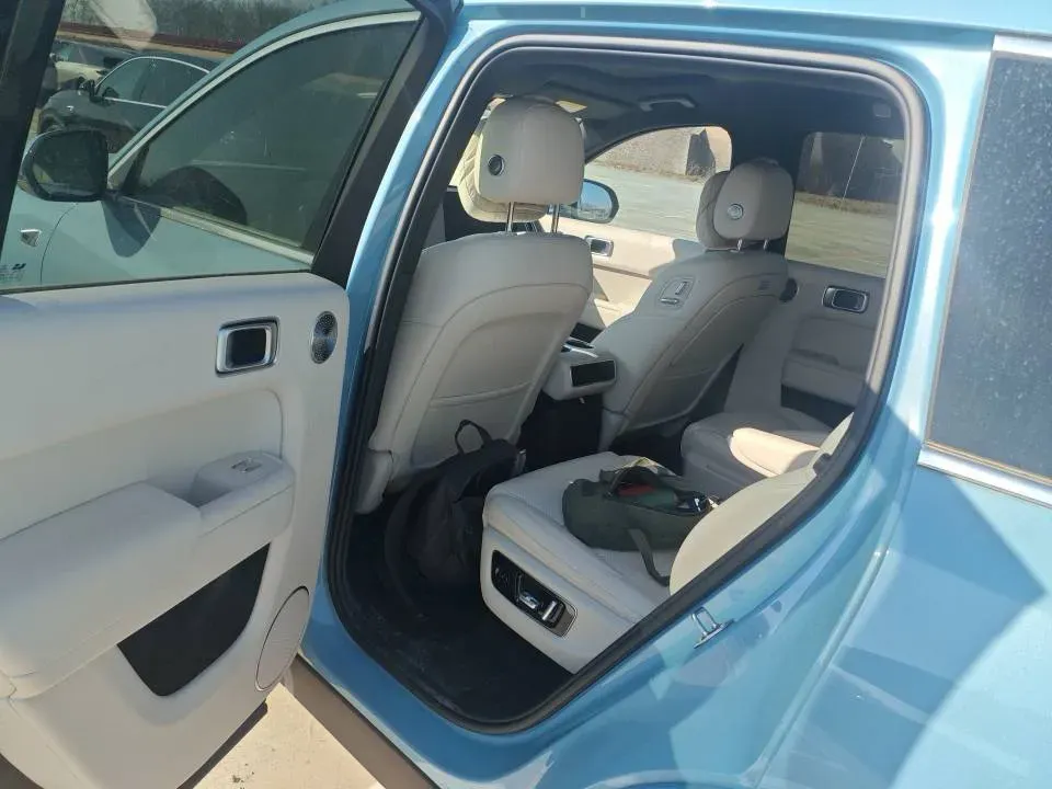 2025 Li L8 Range Extended 154HP REEV,autocango,china used car exporter,china ev exporter,chinese used car exporter,chinese used ev exporter