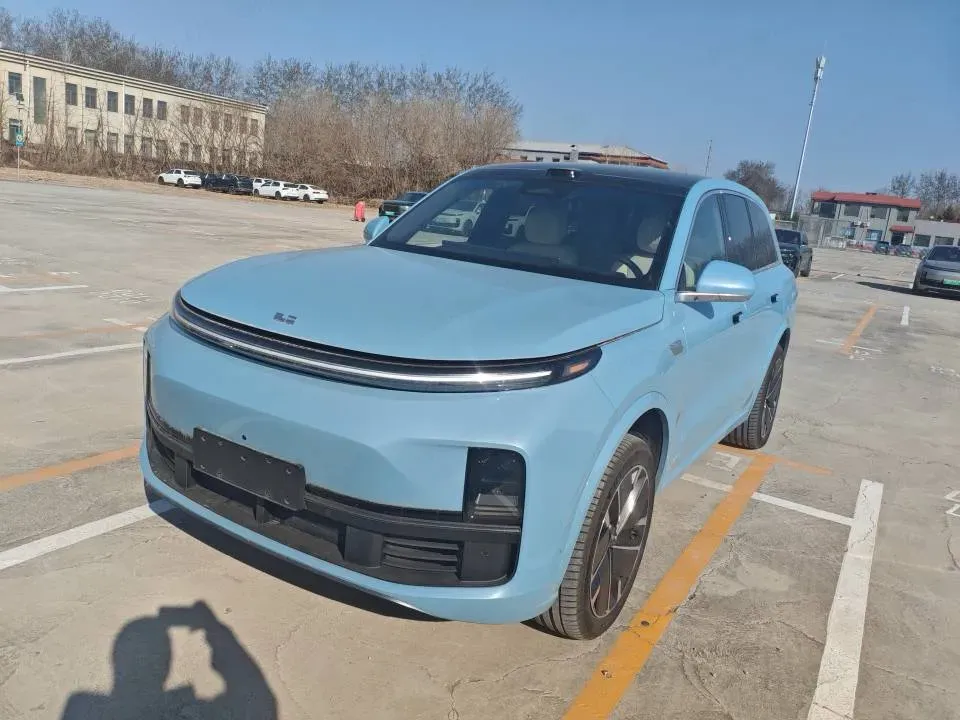 2025 Li L8 Range Extended 154HP REEV,autocango,china used car exporter,china ev exporter,chinese used car exporter,chinese used ev exporter