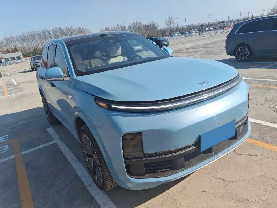 2025 Li L8 Range Extended 154HP REEV,autocango,china used car exporter,china ev exporter,chinese used car exporter,chinese used ev exporter