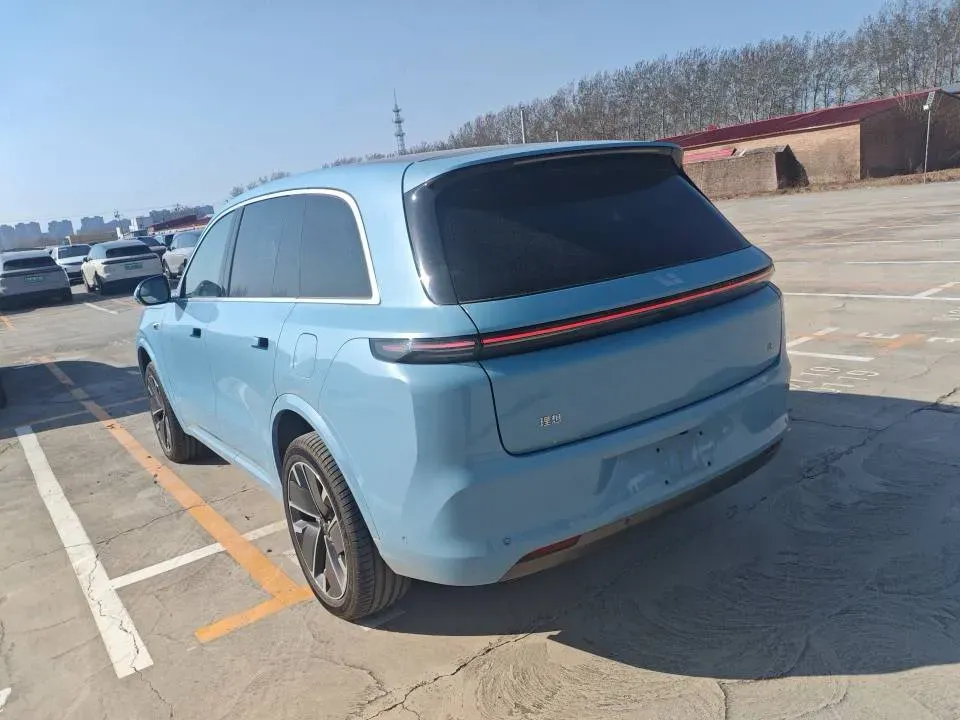 2025 Li L8 Range Extended 154HP REEV,autocango,china used car exporter,china ev exporter,chinese used car exporter,chinese used ev exporter