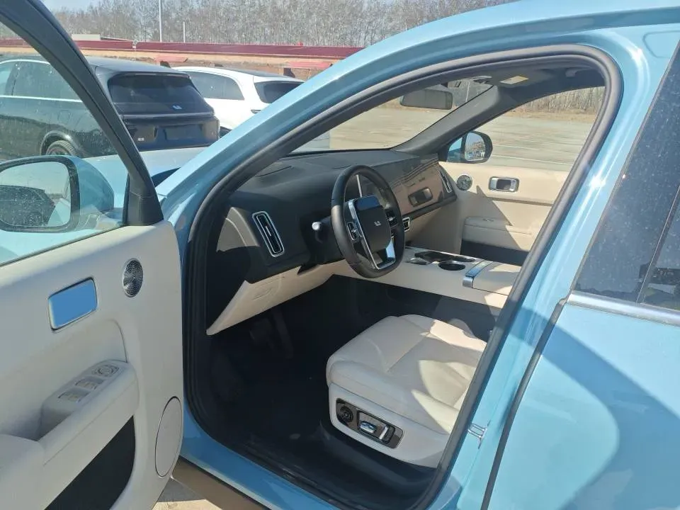 2025 Li L8 Range Extended 154HP REEV,autocango,china used car exporter,china ev exporter,chinese used car exporter,chinese used ev exporter