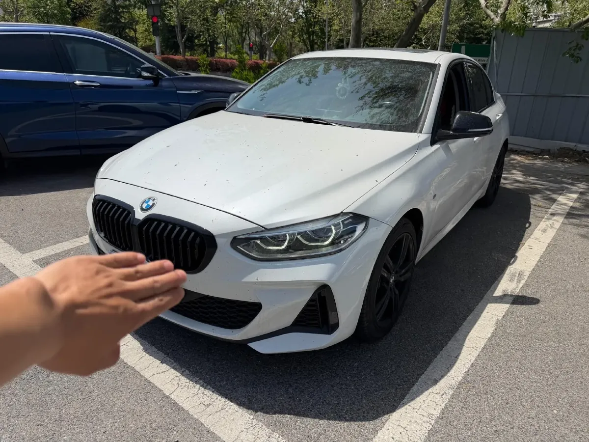 2022 BMW 1 Series 2.0T 192HP L4 7DCT,autocango,china used car exporter,china ev exporter,chinese used car exporter,chinese used ev exporter