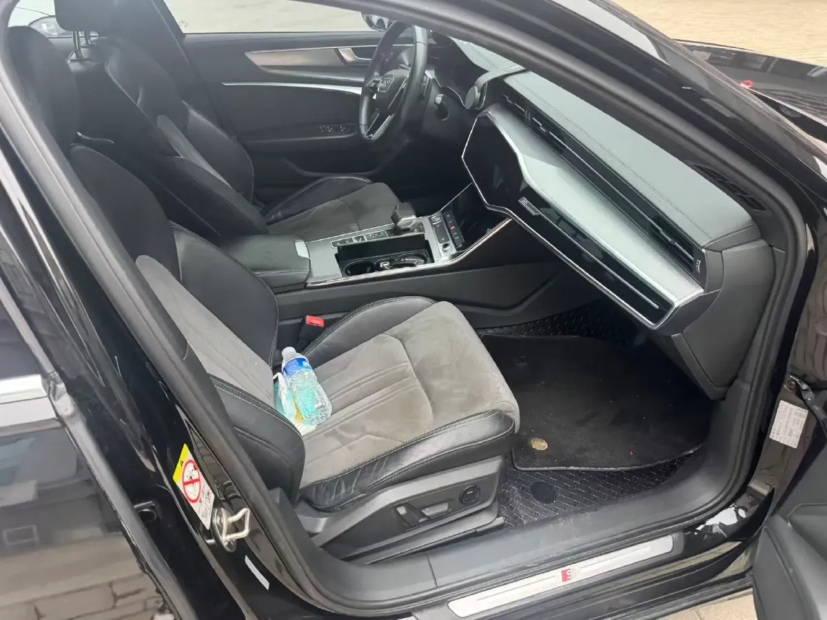 2020 Audi A6L 2.0T 224HP L4 7DCT,autocango,china used car exporter,china ev exporter,chinese used car exporter,chinese used ev exporter