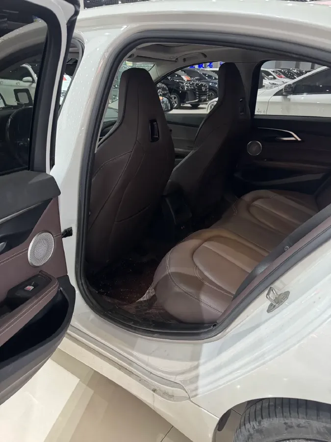 2021 BMW 1 Series 2.0T 192HP L4 7DCT,autocango,china used car exporter,china ev exporter,chinese used car exporter,chinese used ev exporter