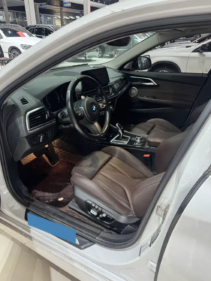 2021 BMW 1 Series 2.0T 192HP L4 7DCT,autocango,china used car exporter,china ev exporter,chinese used car exporter,chinese used ev exporter