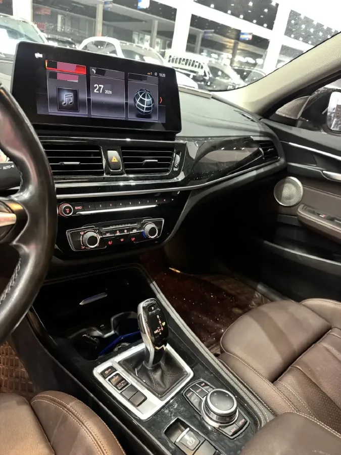 2021 BMW 1 Series 2.0T 192HP L4 7DCT,autocango,china used car exporter,china ev exporter,chinese used car exporter,chinese used ev exporter