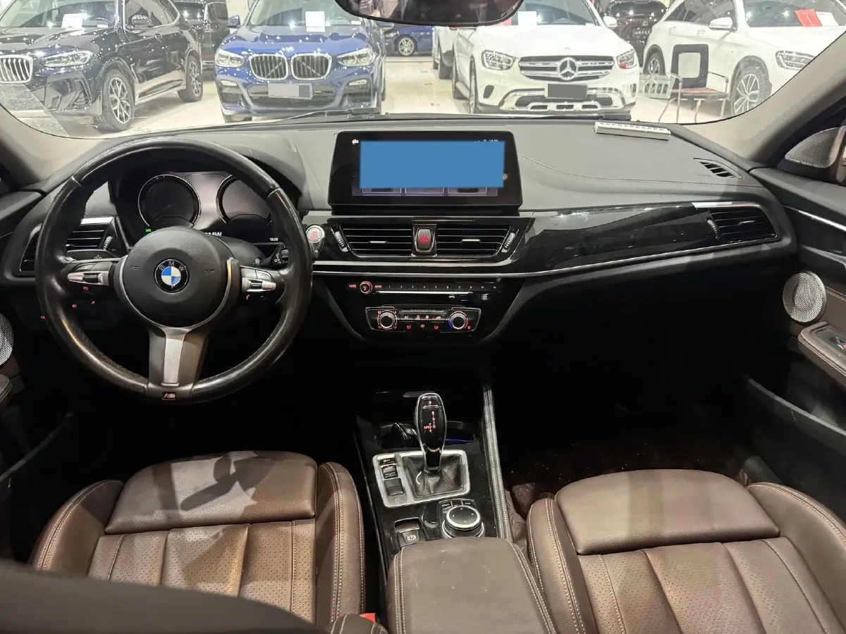 2021 BMW 1 Series 2.0T 192HP L4 7DCT,autocango,china used car exporter,china ev exporter,chinese used car exporter,chinese used ev exporter