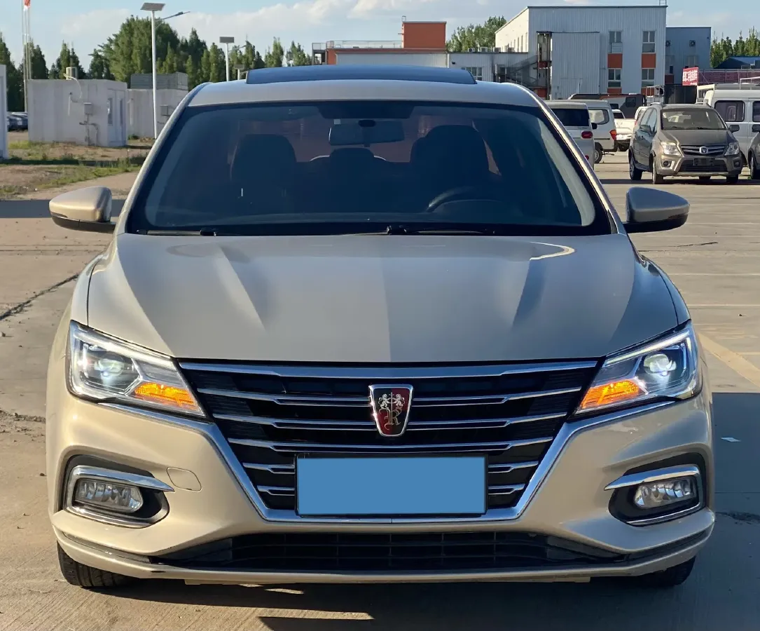 2020 Roewe i5 1.5L 120HP L4 5MT,autocango,china used car exporter,china ev exporter,chinese used car exporter,chinese used ev exporter