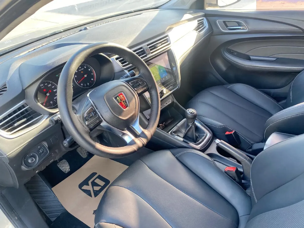 2020 Roewe i5 1.5L 120HP L4 5MT,autocango,china used car exporter,china ev exporter,chinese used car exporter,chinese used ev exporter