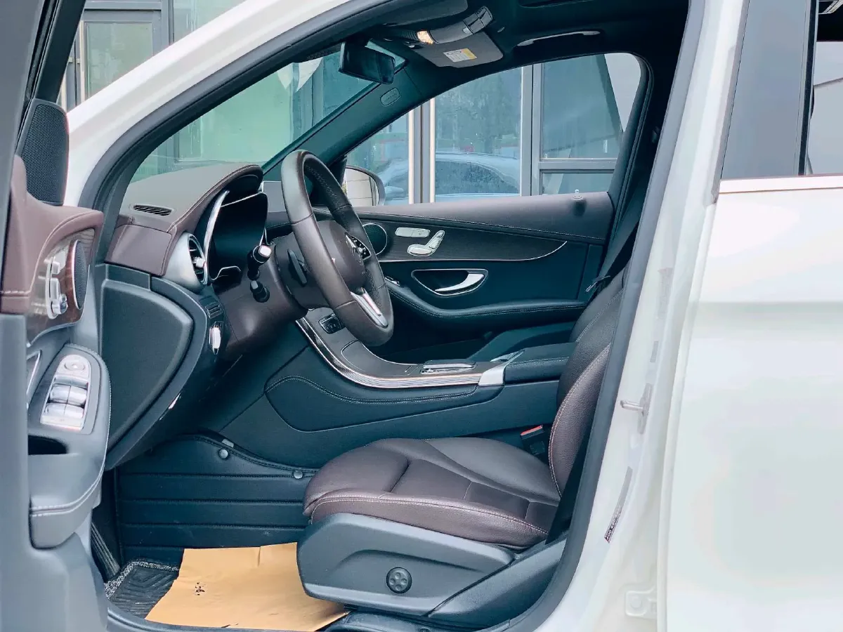 2021 Mercedes-Benz GLC Class 2.0T 197HP L4 9AT,autocango,china used car exporter,china ev exporter,chinese used car exporter,chinese used ev exporter