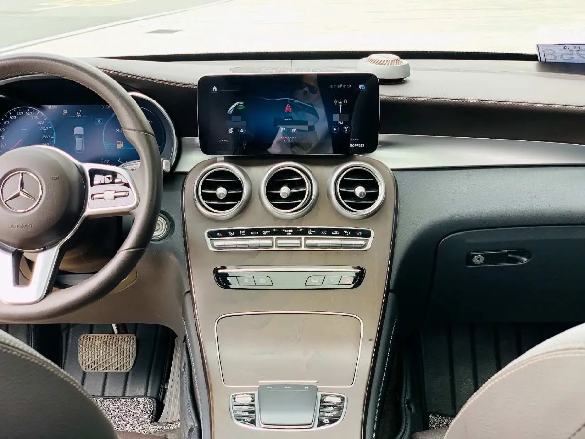 2021 Mercedes-Benz GLC Class 2.0T 197HP L4 9AT,autocango,china used car exporter,china ev exporter,chinese used car exporter,chinese used ev exporter