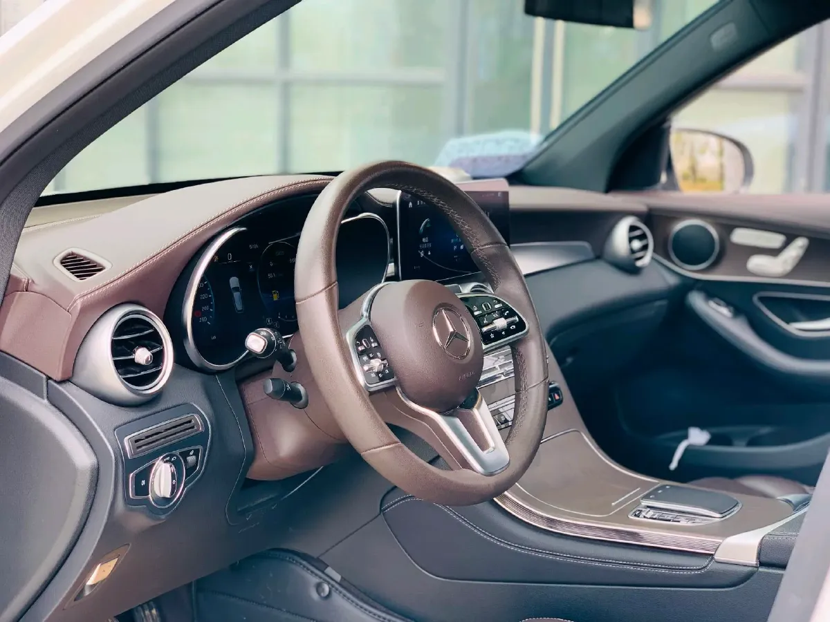 2021 Mercedes-Benz GLC Class 2.0T 197HP L4 9AT,autocango,china used car exporter,china ev exporter,chinese used car exporter,chinese used ev exporter