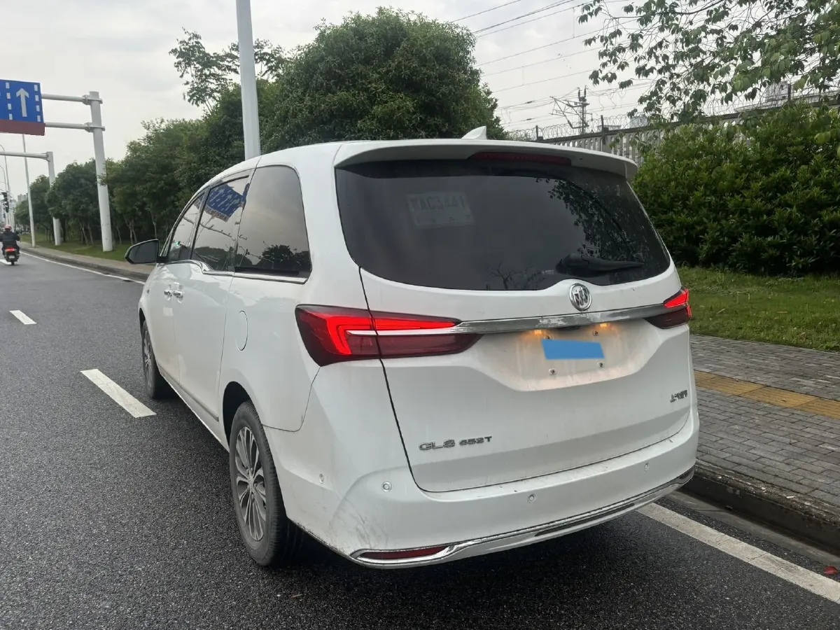 2022 Buick GL8 2.0T 237HP L4 9AT,autocango,china used car exporter,china ev exporter,chinese used car exporter,chinese used ev exporter