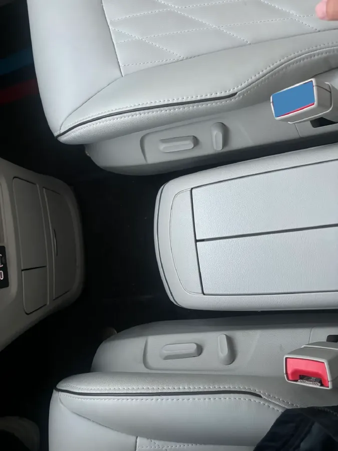 2022 Buick GL8 2.0T 237HP L4 9AT,autocango,china used car exporter,china ev exporter,chinese used car exporter,chinese used ev exporter